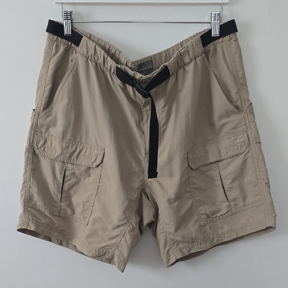 Royal Robbins Khaki Relaxed Fit Cargo Shorts with Black Belt Large